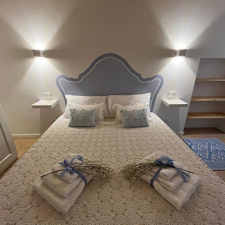 La Piccola Casa Al Lago - Intera Casa Con 3 Camere E 2 Box Salò Exteriör bild
