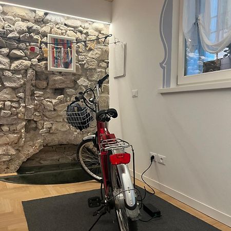 La Piccola Casa Al Lago - Intera Casa Con 3 Camere E 2 Box Salò Exteriör bild