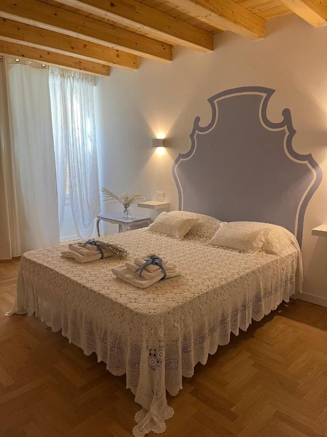 La Piccola Casa Al Lago - Intera Casa Con 3 Camere E 2 Box Salò Exteriör bild