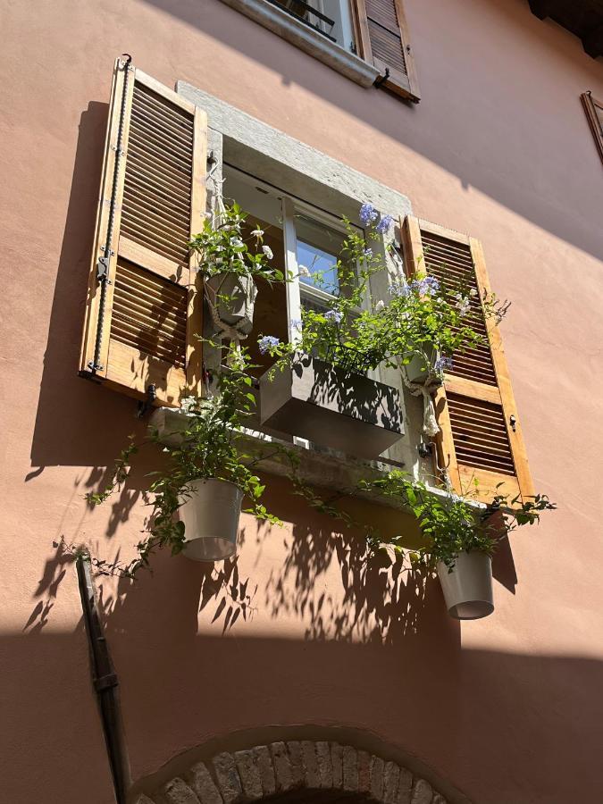 La Piccola Casa Al Lago - Intera Casa Con 3 Camere E 2 Box Salò Exteriör bild