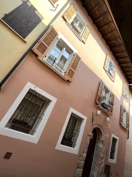 La Piccola Casa Al Lago - Intera Casa Con 3 Camere E 2 Box Salò Exteriör bild