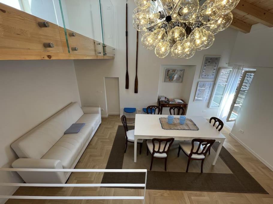 La Piccola Casa Al Lago - Intera Casa Con 3 Camere E 2 Box Salò Exteriör bild